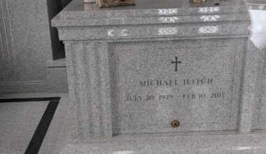 Holy Sepulchre Cemetery Southfield MI.