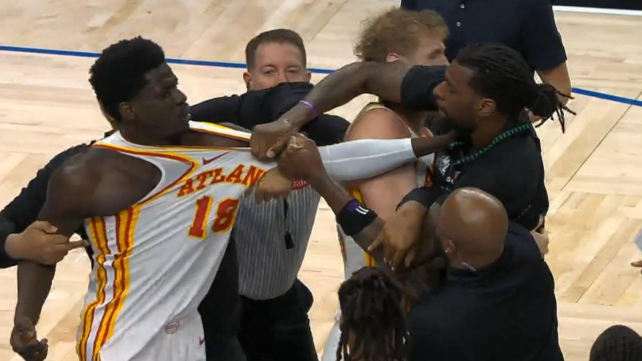 Naz Reid and Mo Gueye FIGHT and both get ejected 😳