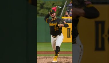 ⚾ is in the air 😍