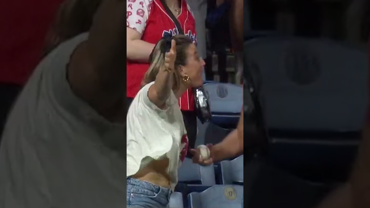 Practicing healthy communication at the ballpark 🫶