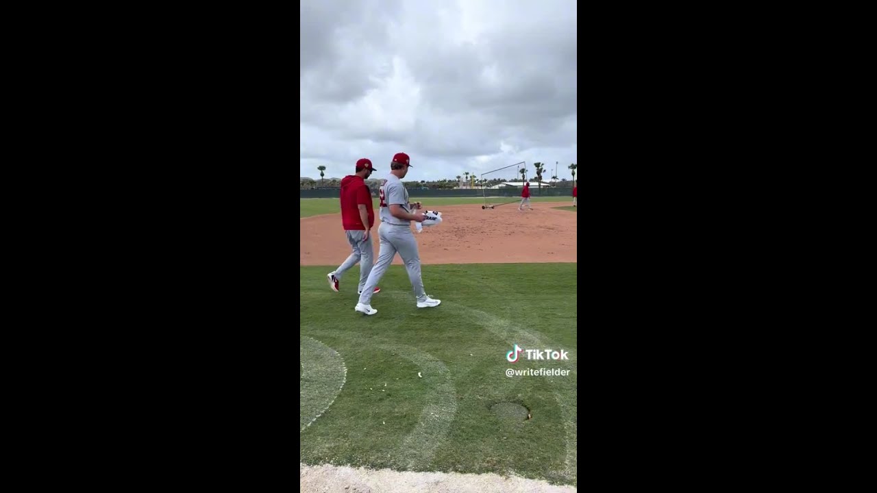Kyle Leahy pitches at Cardinals spring training