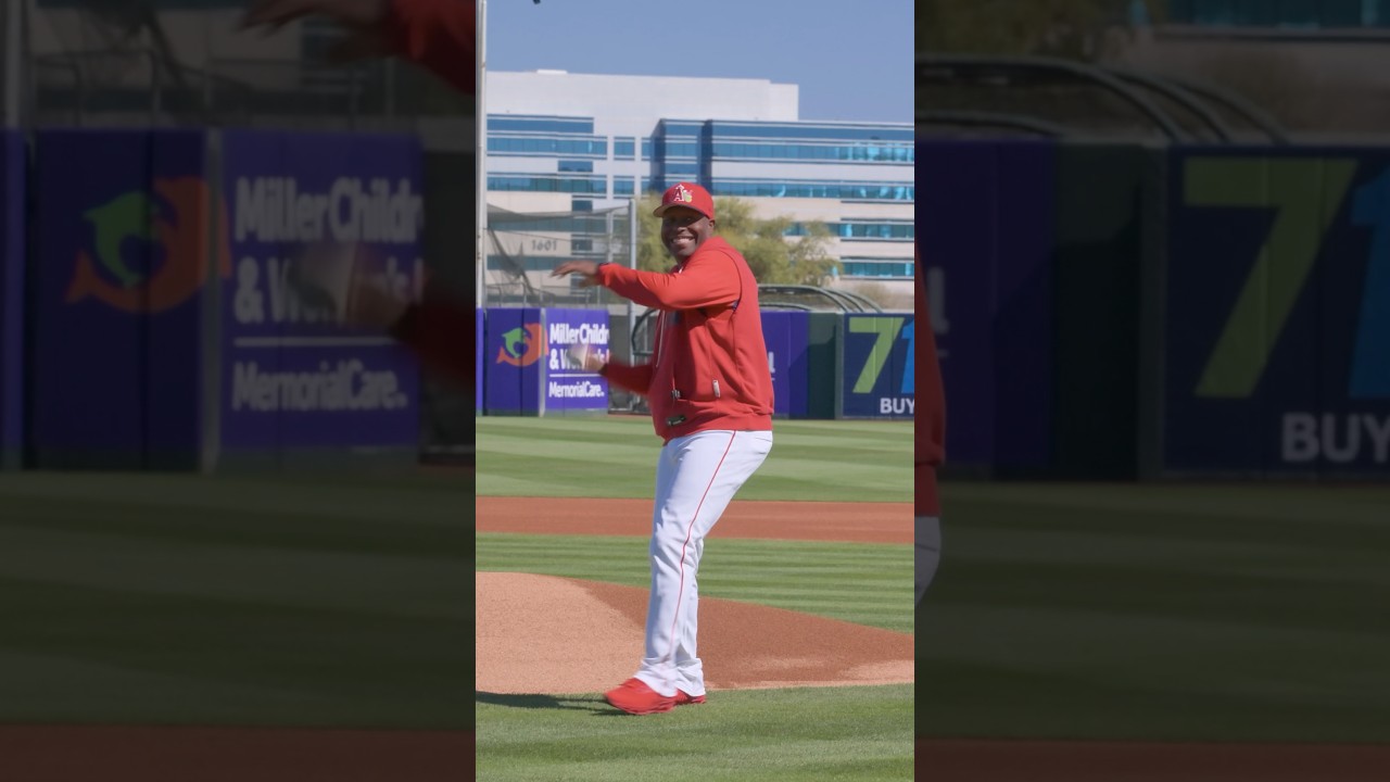 Torii Hunter Mic’d Up: Honorary First Pitch ⚾️