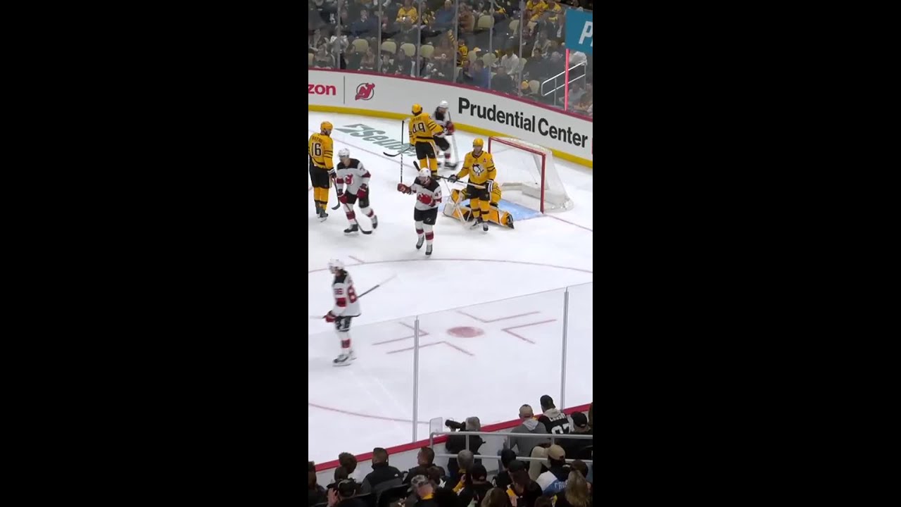 Paul Cotter with a Short Goal vs. Pittsburgh Penguins
