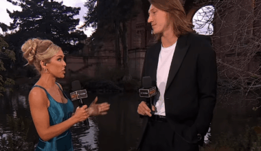 LOOK AT MY FUCKING QB