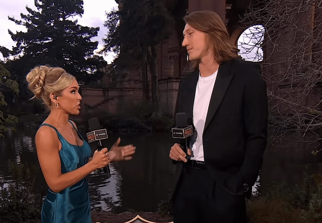 LOOK AT MY FUCKING QB