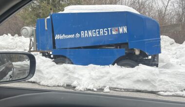 25-26 Rangers in a photo