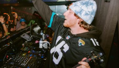 Repping the boys on stage 🎻