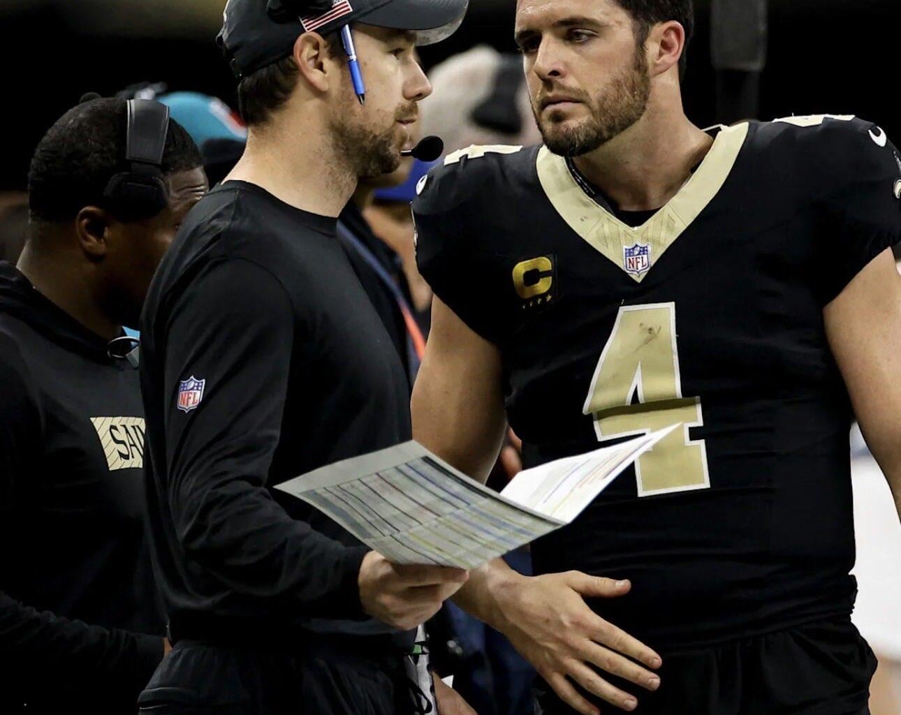 If Derek Carr decides to unretire for the 2026 NFL season, the New Orleans Saints would immediately regain control of his playing rights because his contract was "frozen" upon retirement. 《Considered strong possibility if Seahawks OC, former Saints OC takes the Las Vegas Raiders HC job》