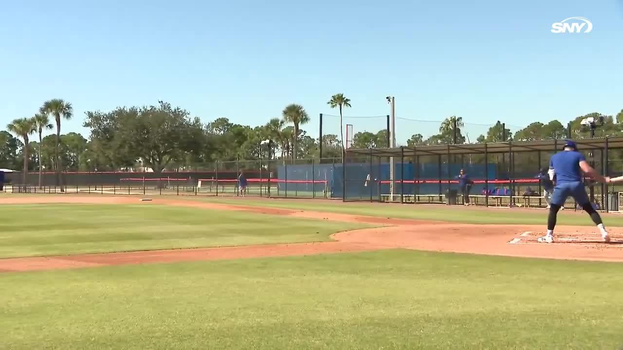 Freddy Peralta throwing from the mound for the first time as a Met in PSL