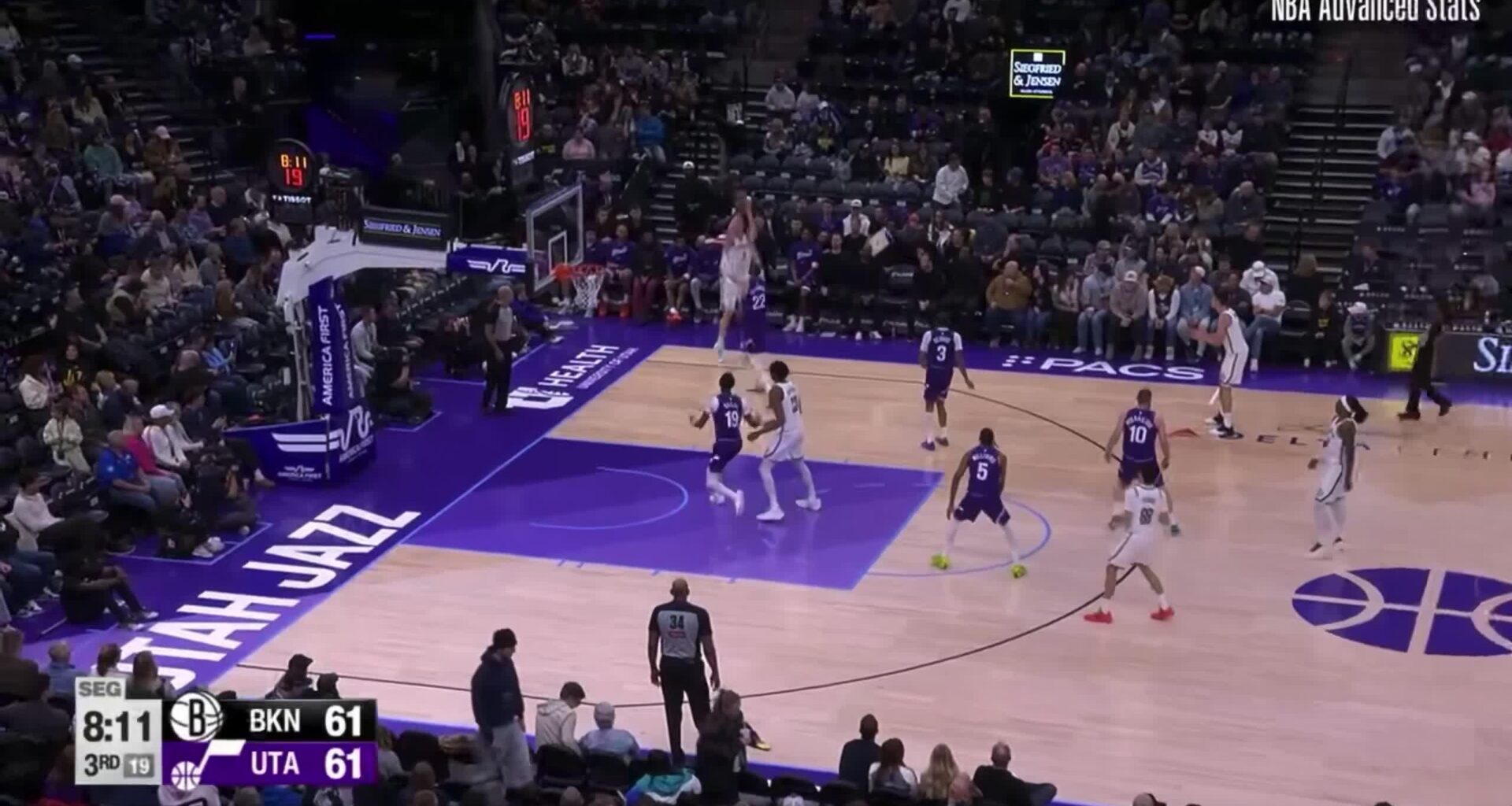 Nolan Traoré Live Dribble one hand bullet skip pass to Danny Wolf for a Corner 3