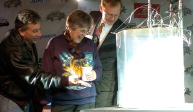 Today in Chicago History: 'Bartman ball' destroyed