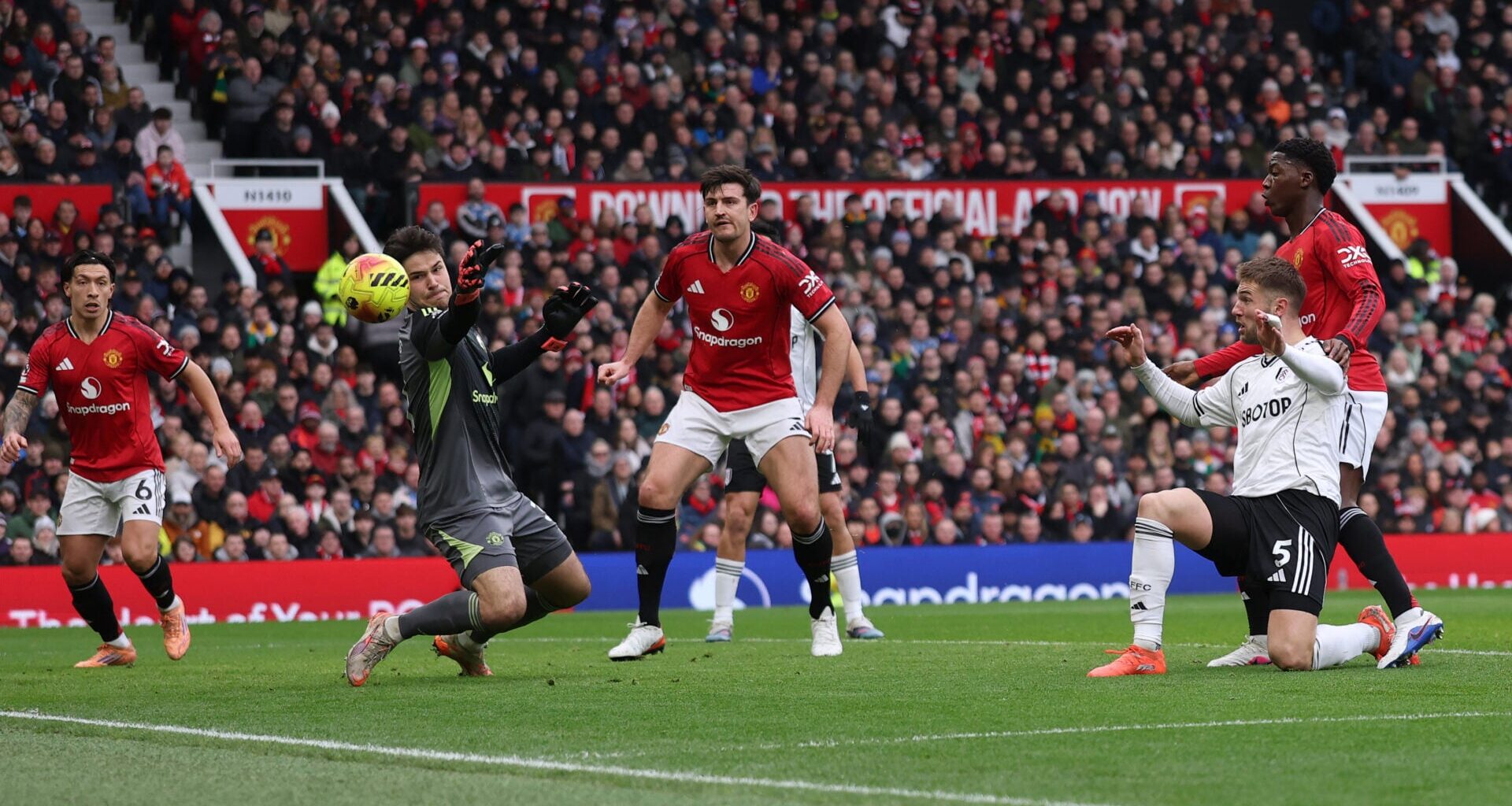 Steve Bruce singles out 'immaculate' Senne Lammens and 'natural' Man Utd 'talent' who caught his eye vs Fulham