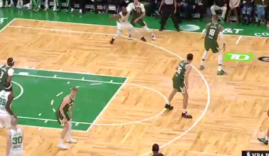 Jaylen Brown splendid assist to Jordan Walsh [2nd qtr]