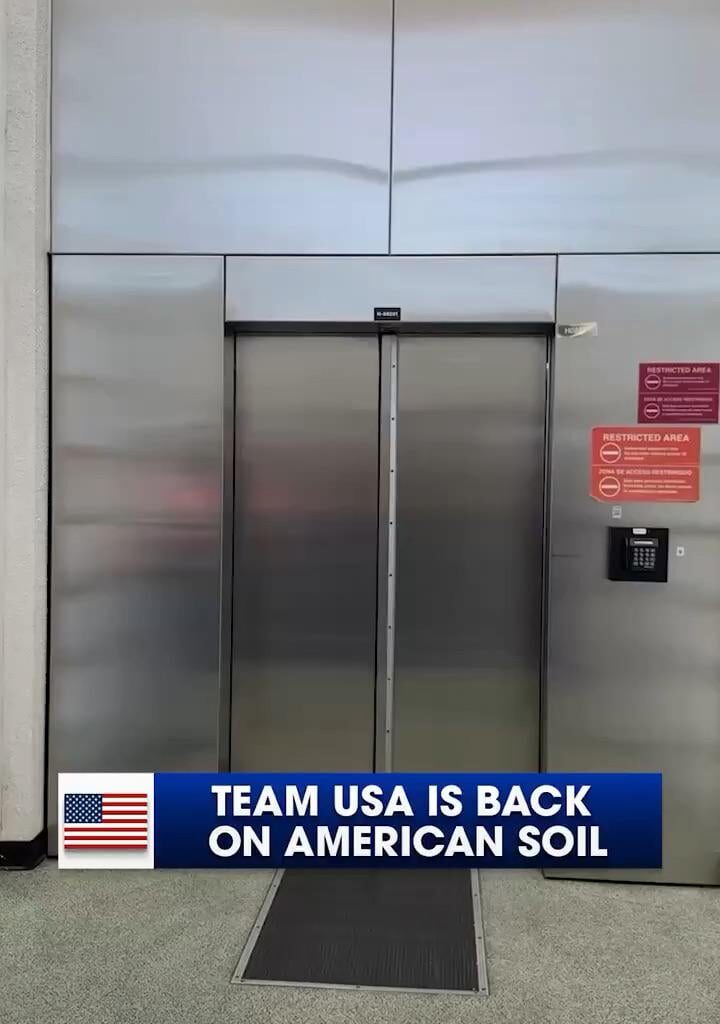 Men’s US hockey team returns