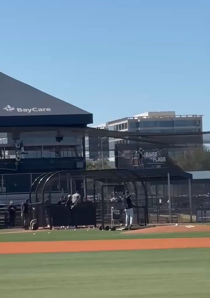 Former Yankee Didi Gregorius is taking batting practice at Yankees camp, Didi will play for Netherlands in the upcoming World Baseball Classic