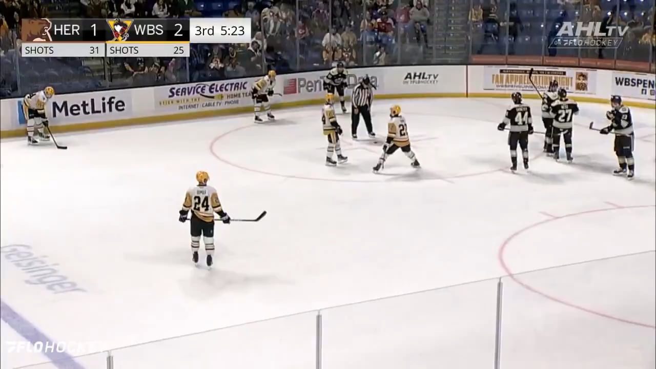 [WBS (3) - 1 HER] Tanner Howe with the tip for his first pro goal in his 2nd AHL game