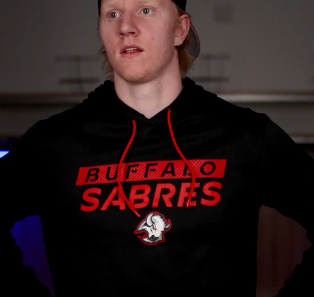 [Buffalo Sabres] Åsa Dahlin and Kim Thompson wished their sons good luck ahead of their trip to the