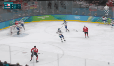 [CAN vs USA] Wilson throws a huge hit on Larkin behind the US net
