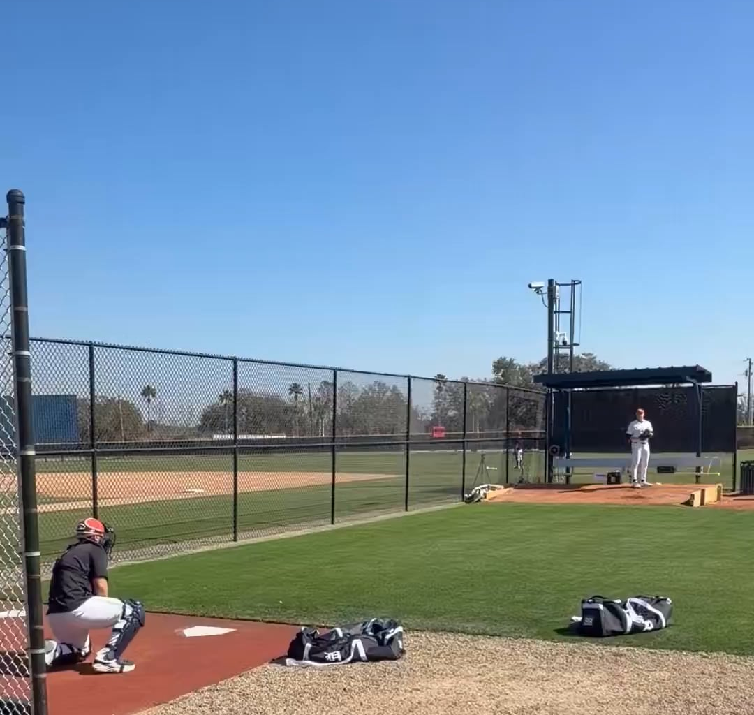 [Burchfield | 97.1] The best pitcher in baseball warming up. He’s throwing live BP today - good luck. Chris Stapleton, and Sheriff Rogers, arrived to set the mood.