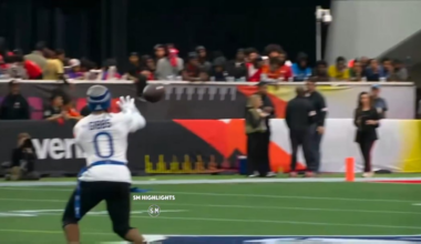 Somebody forgot to tell Azeez it's flag football 😂🤟