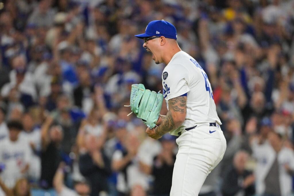 Twins acquire Anthony Banda from Dodgers