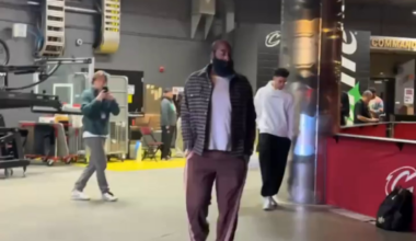 Harden arriving In Cleveland. No Drip, just ready for work