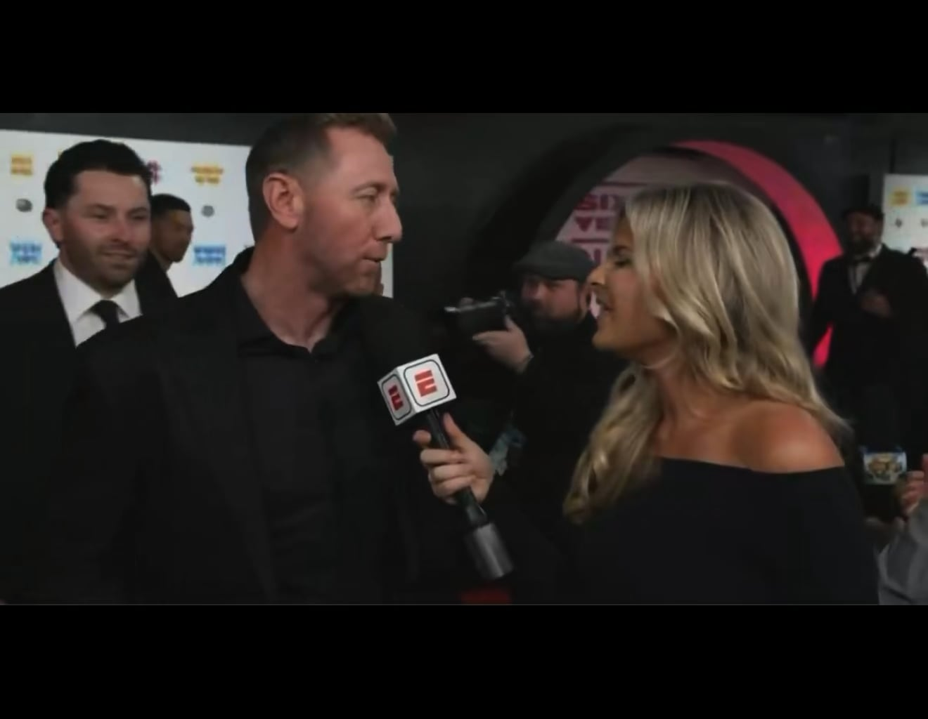 Baker showing love for Liam Coen at the NFL Honors.