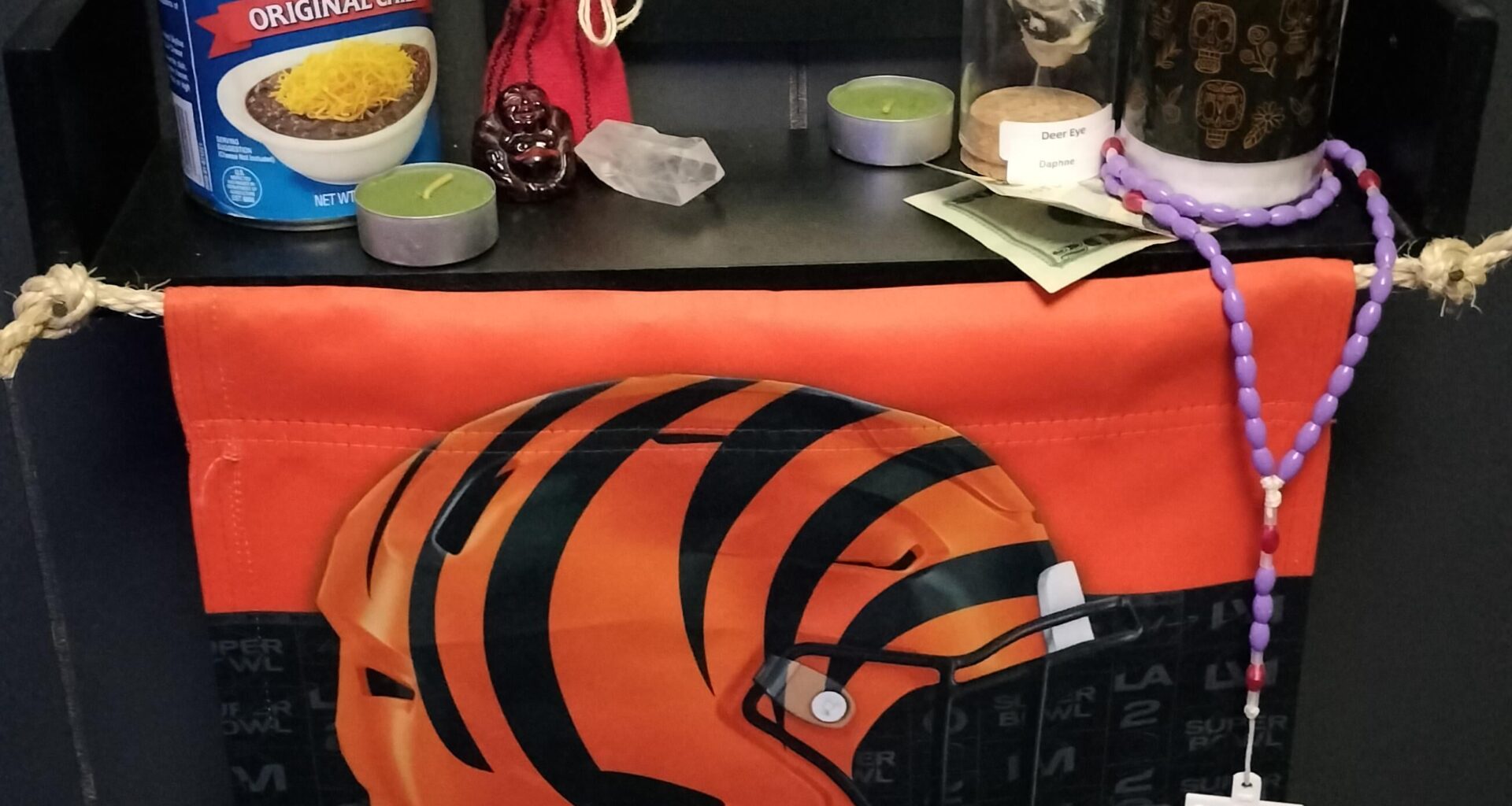 Finished the shrine just in time for his birthday,  Happy Birthday Ken may you bless us this year.