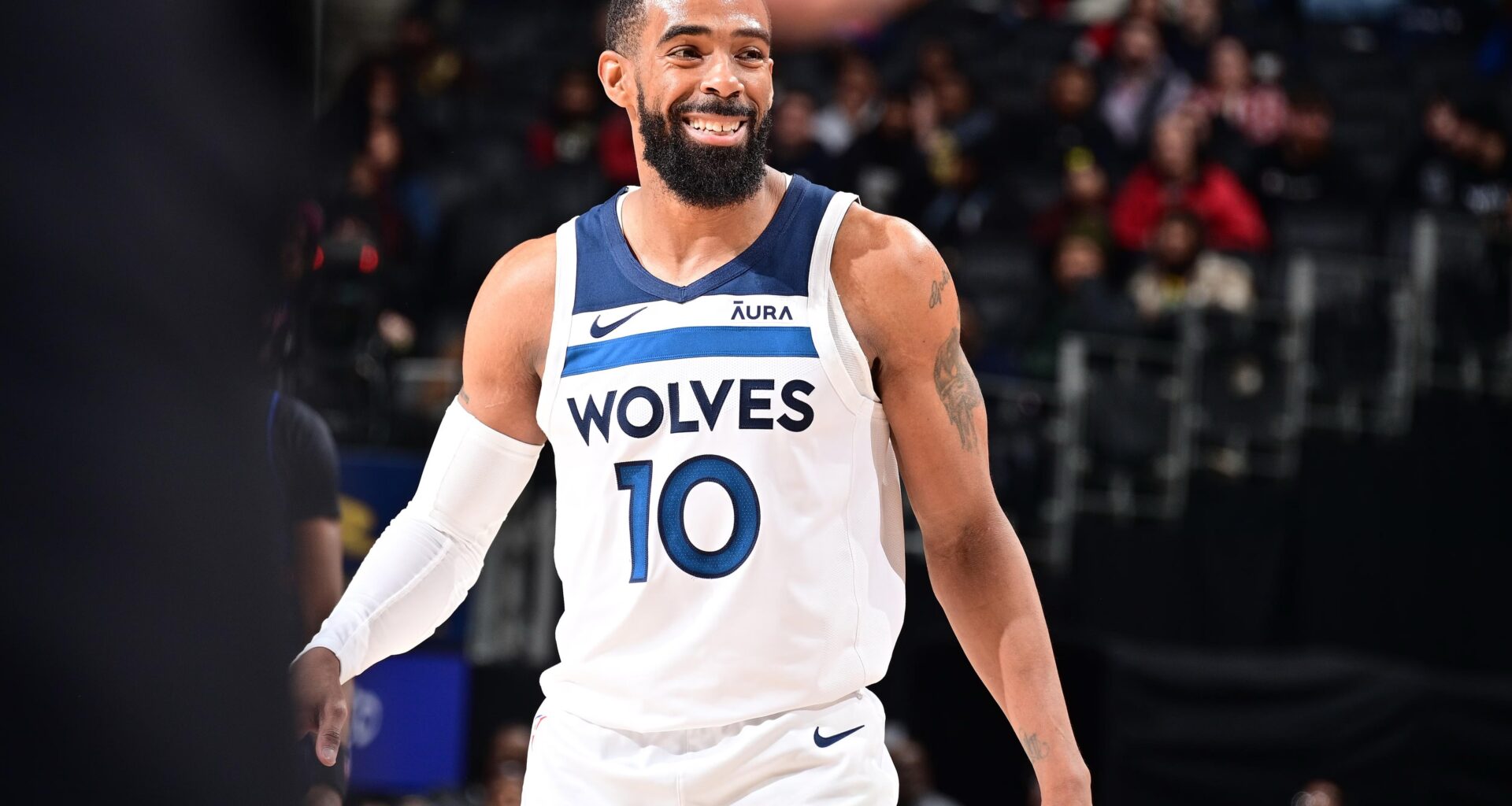 First look at Mike Conley in a wolves jersey 👀👀👀
