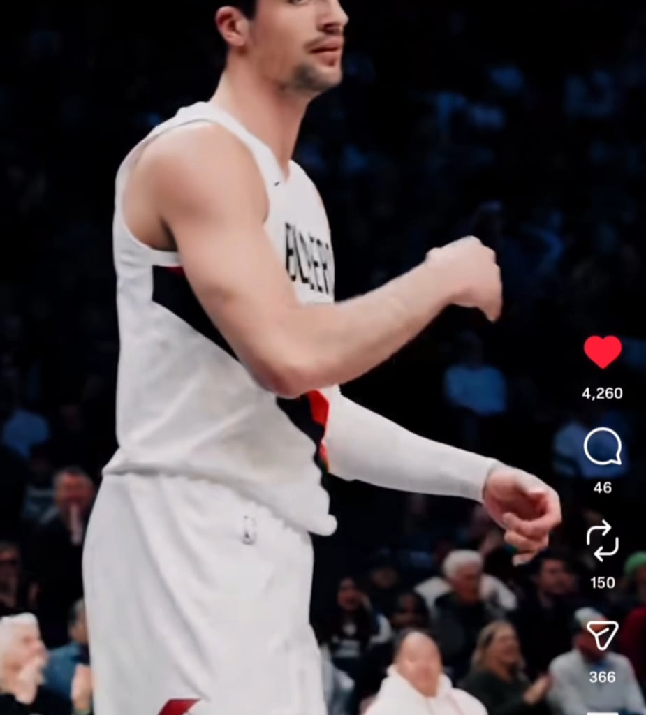 Timberwolves posted Avdija's reaction to the bench talking mad shit post-Jaden-poster 😭