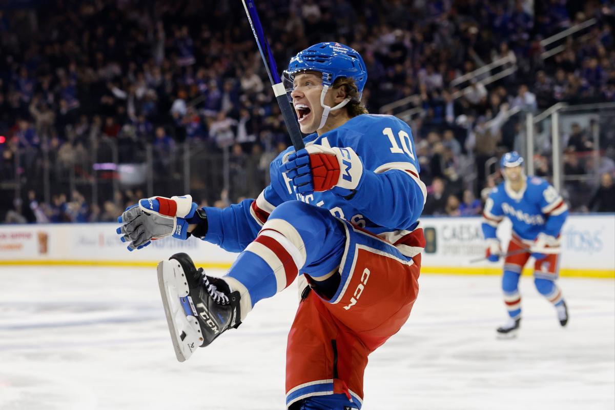 Rangers trade Artemi Panarin to Kings in pre-Olympic freeze deal