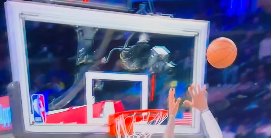 best "look at this fucking guy" expression ever