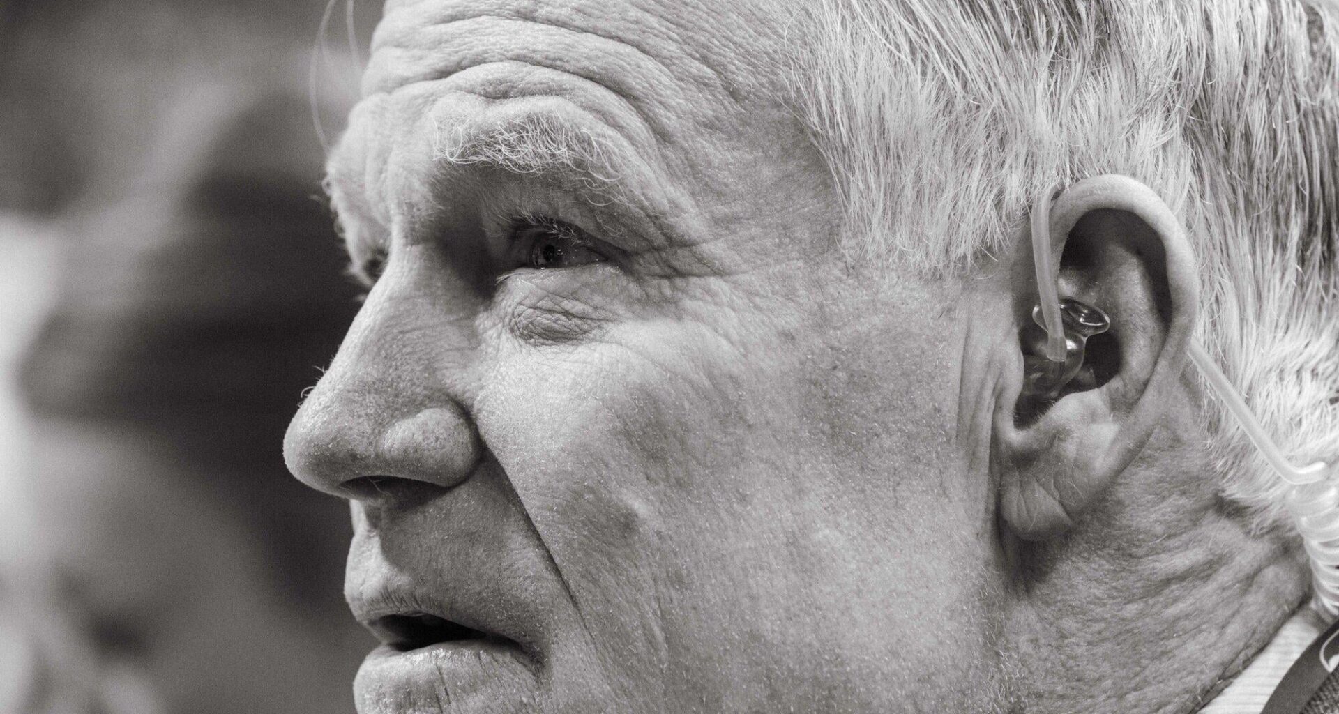 Chris Marlowe holds court