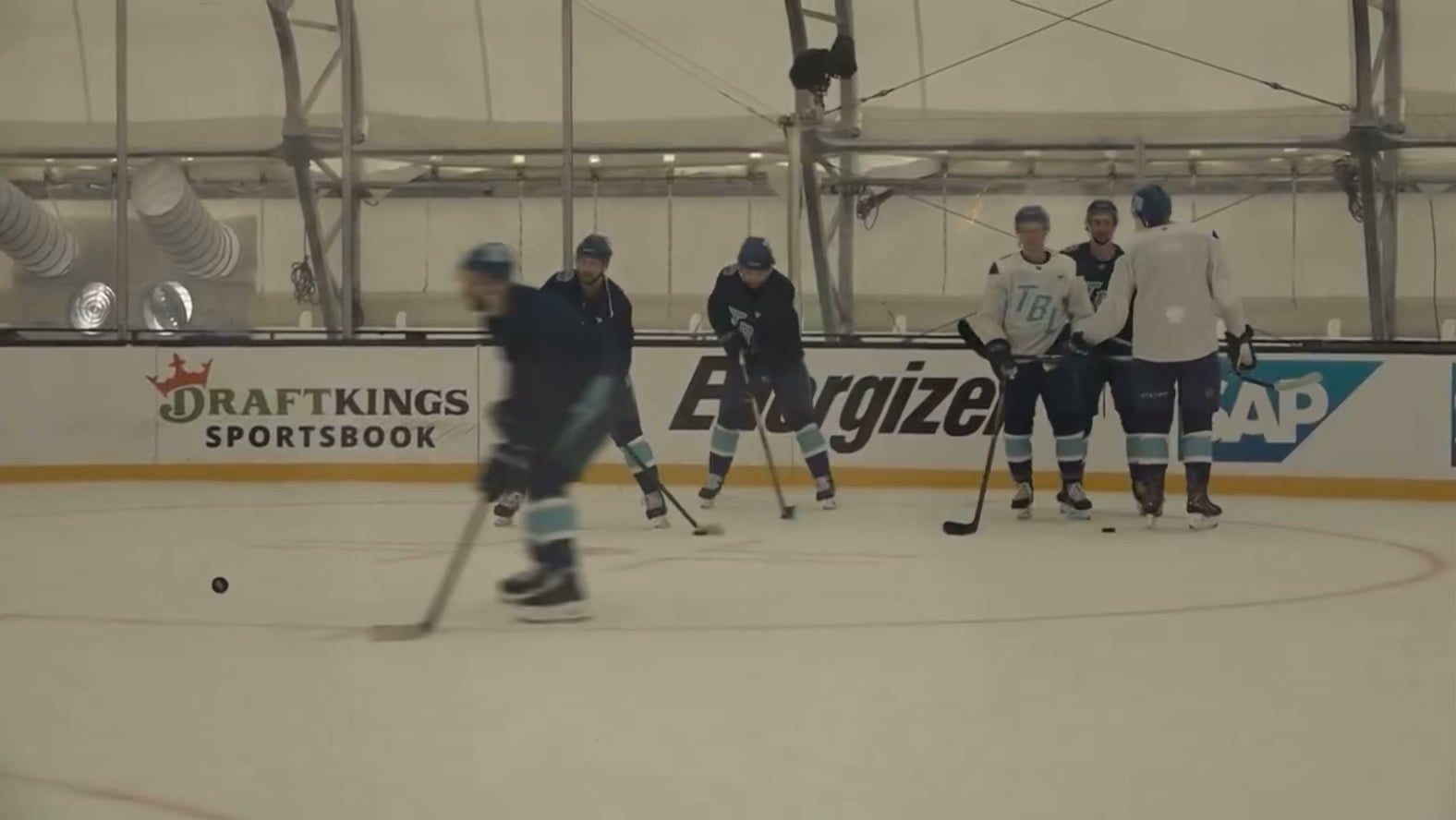 Hagel and Guentzel mimicking Kucherov's