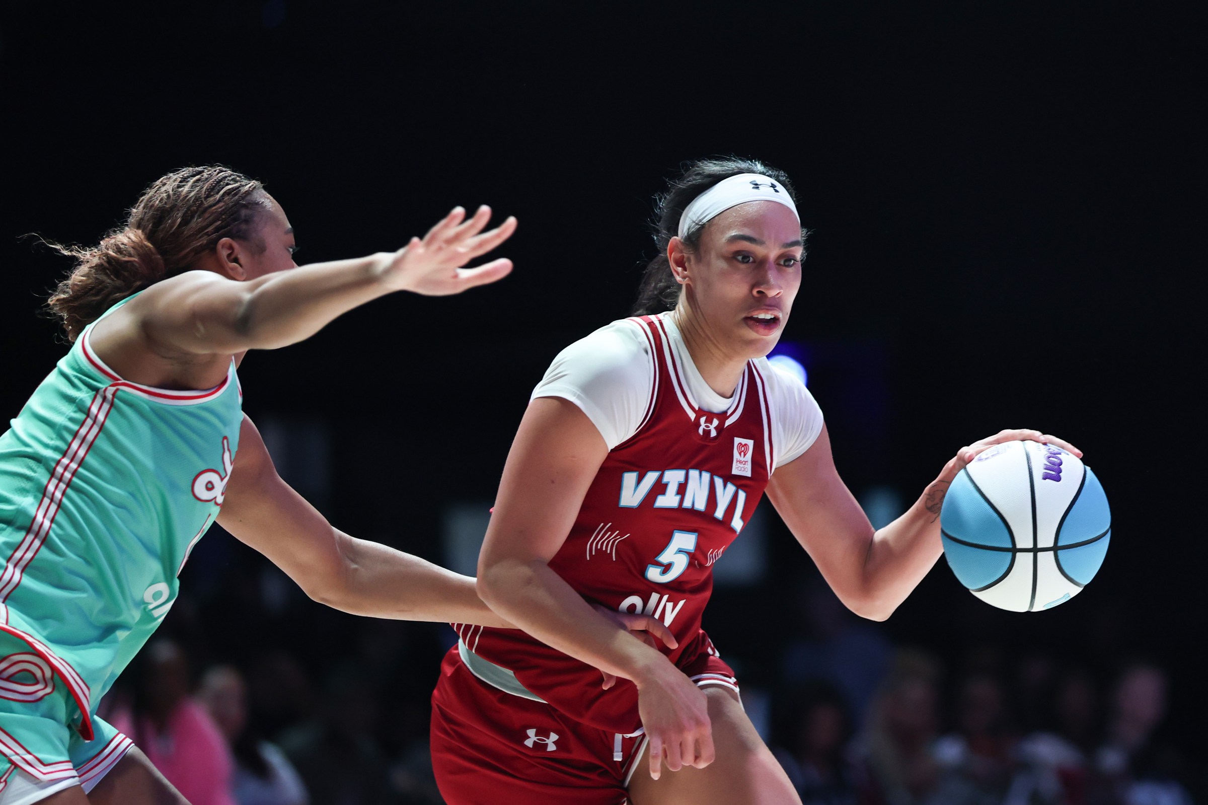 Could Dearica Hamby be the difference maker in a Vinyl upset of Laces?