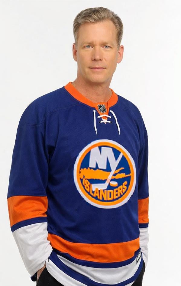 Following Loss, Islanders Sign UFA Chris Hansen to Fight the Preds in the Community