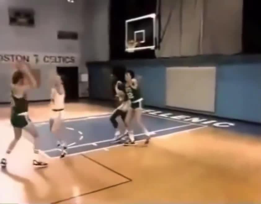 Larry Bird demonstrates how to perfectly execute the Pick & Roll