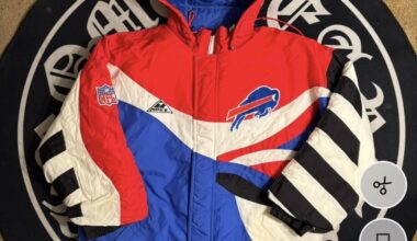 If anyone truly owns this jacket, I will pay $1000 for it. This jacket belonged to my dad and was accidentally sold to a collector. Please help me.