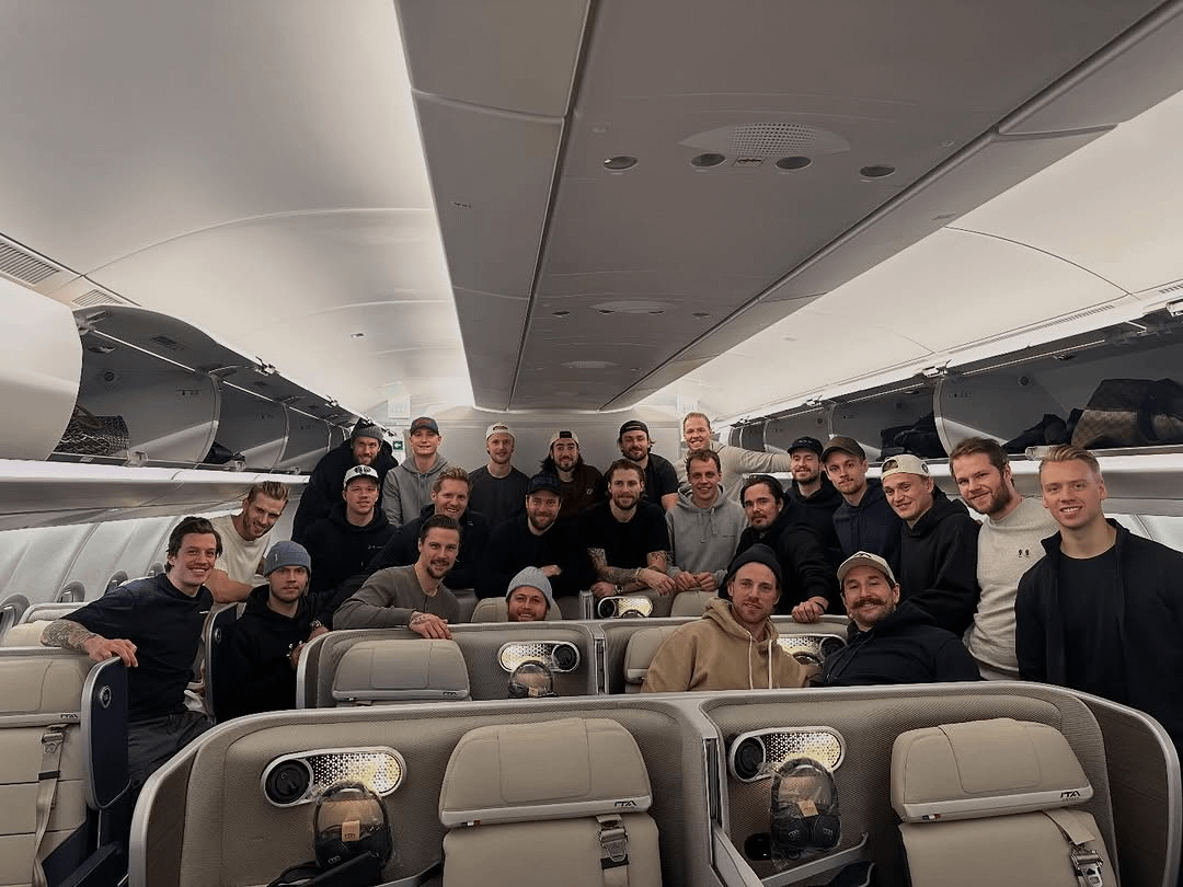 Fil with his Swedish teammates flying over to Milan