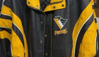 Picked up this vintage leather Starter jacket recently