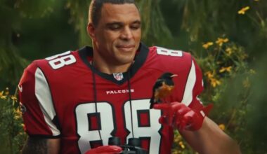 Tony Gonzalez chose us over the Chiefs in the Super Bowl commercial...