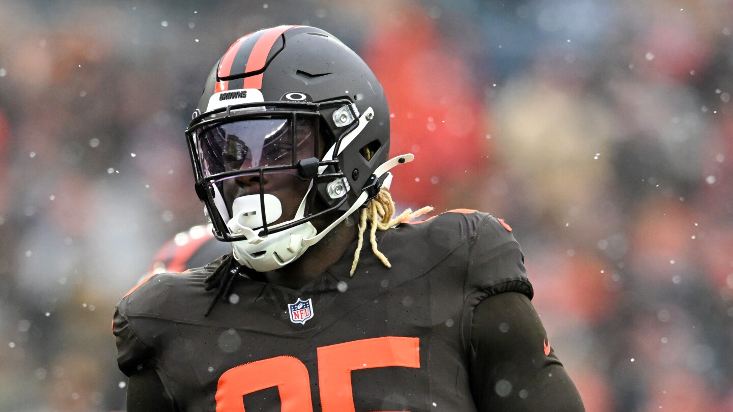 David Njoku bids Cleveland farewell as he heads toward free agency