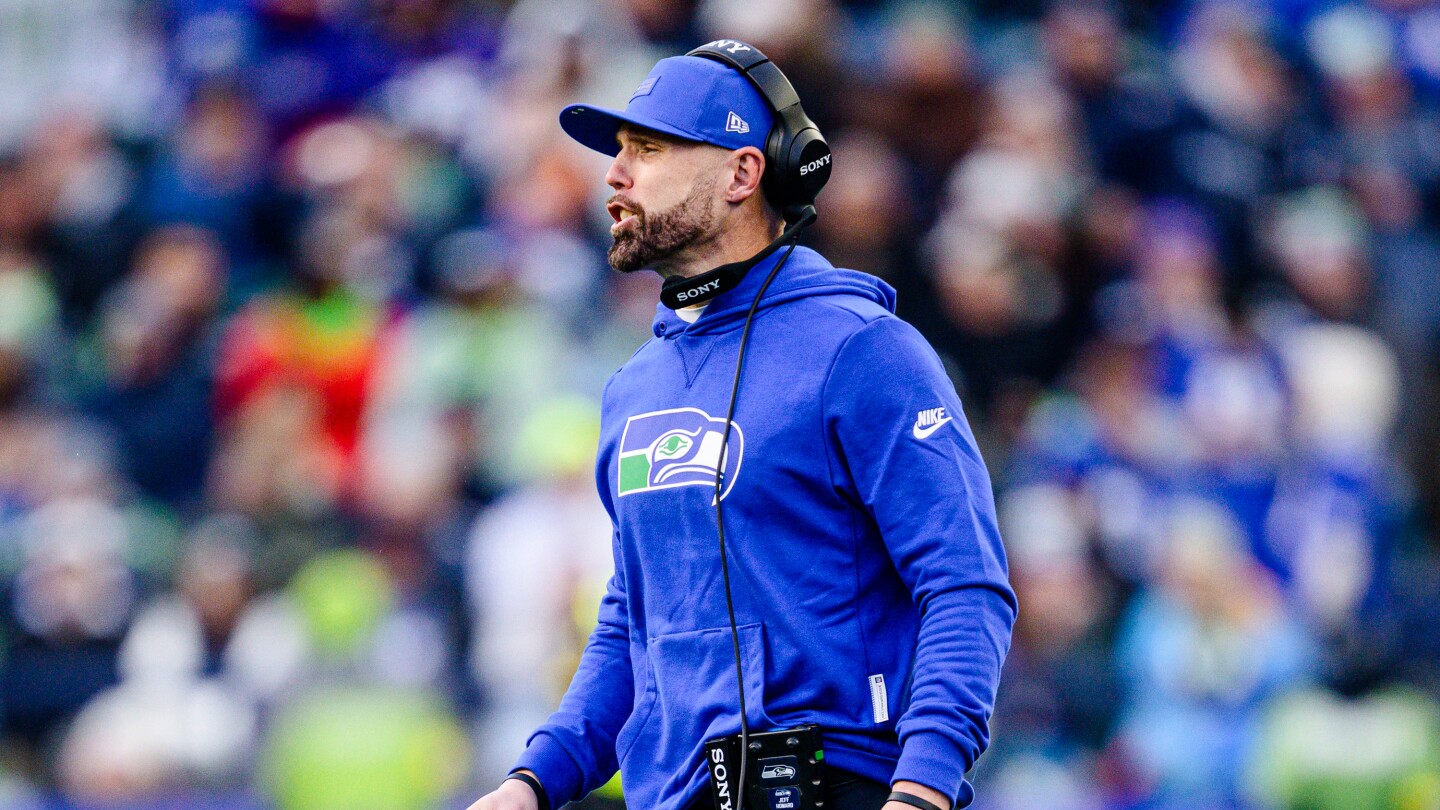 Raiders to interview Seahawks assistant Jeff Howard for DC job