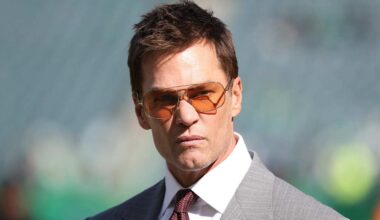 Tom Brady changes tone, tells Robert Kraft to get 'seventh ring so we can match'