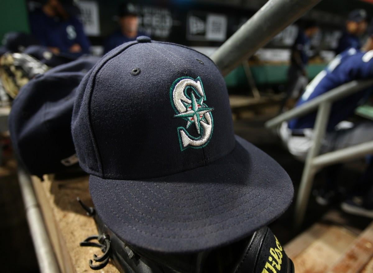 Mariners sign 27-year-old third baseman away from Guardians