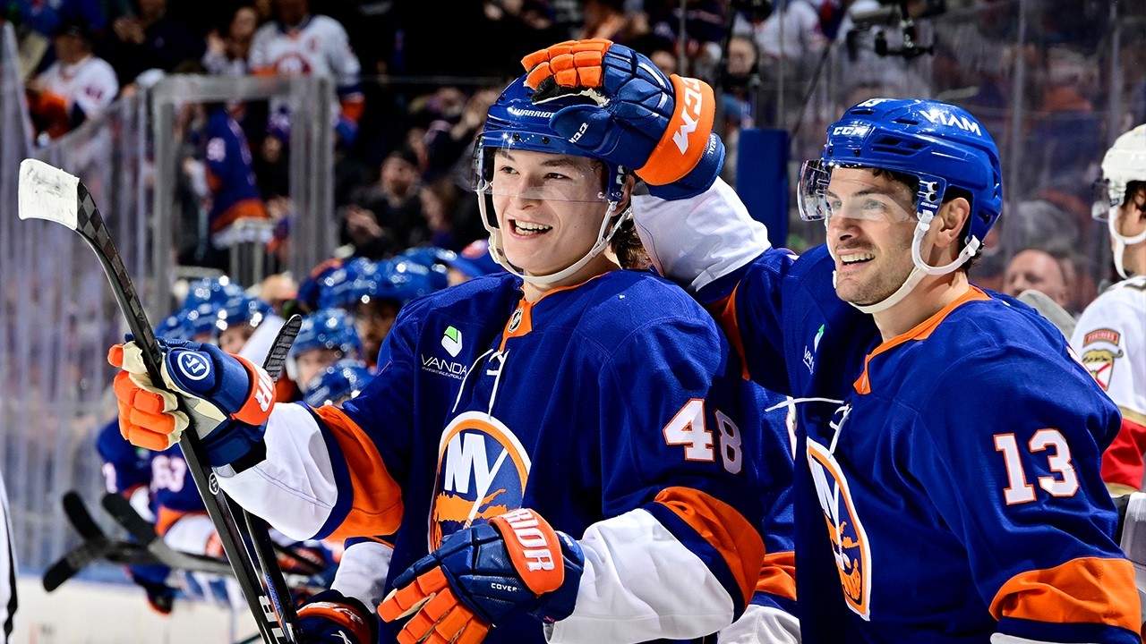 The first rookie to 20 goals is... MATTHEW SCHAEFER!