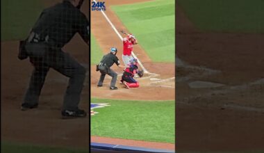 Mike Trout LA Angels Swing #MikeTrout #Angels #Swing #BlueJays