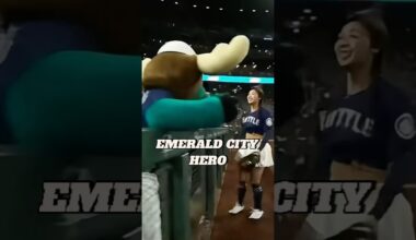 Emerald City Magic! 🧤 Watch MIN A Rob a Hit and Celebrate with the Mariners Moose!! #baseball #야구여왕