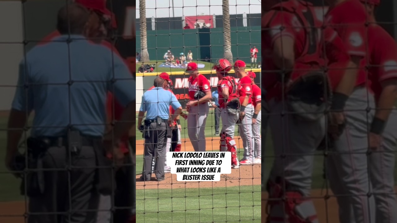 Nick Lodolo leaves in first inning due to what looks like a blister issue