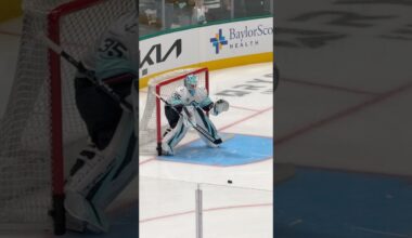 Joey Daccord warming up 🔥 #goaliegearsnob #seattlekraken #joeydaccord #truegoalie
